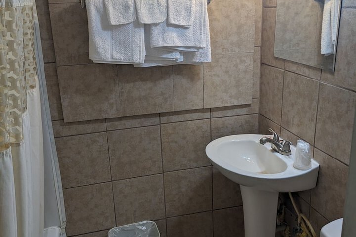 Room 3 of 9