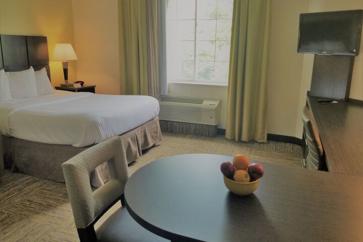 Room 26 of 38