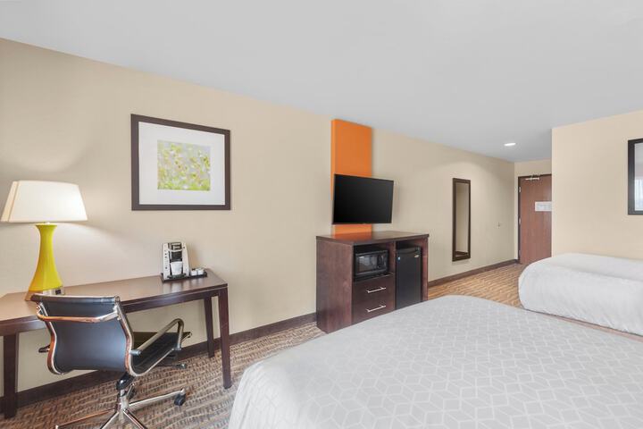 Room 42 of 80
