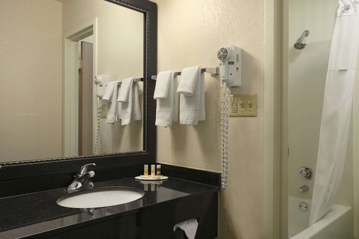 Room 14 of 35