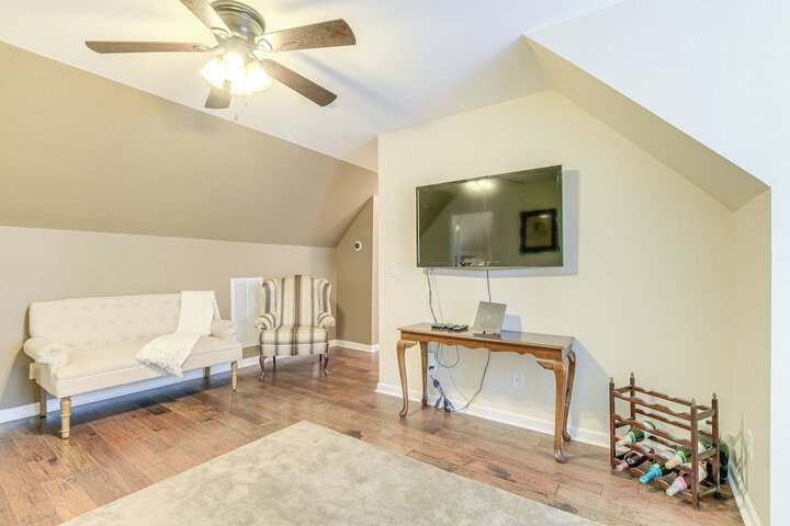 Hike Golf & Boat: Wake Forest Home w / Yard