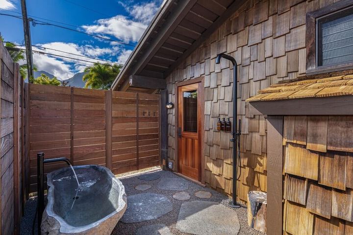 Hale Maluhia Hanalei 1 Bedroom Home by RedAwning