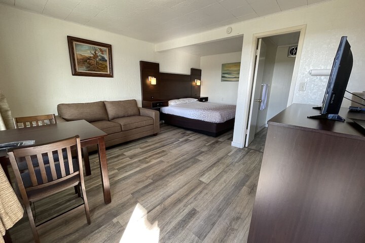 Holiday Motel