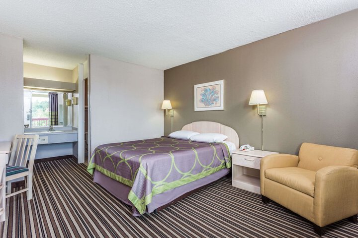 Room 9 of 14