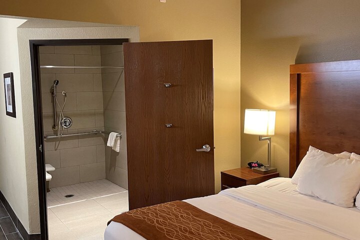 Room 22 of 46