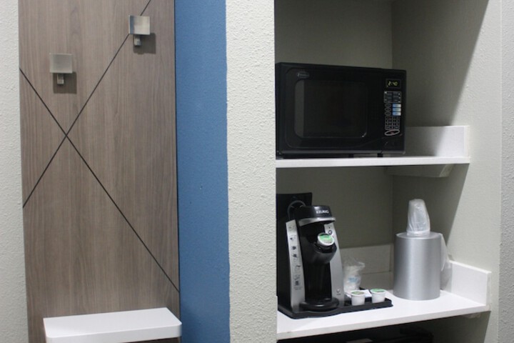 Holiday Inn Express Hotel & Suites Shamrock North by IHG