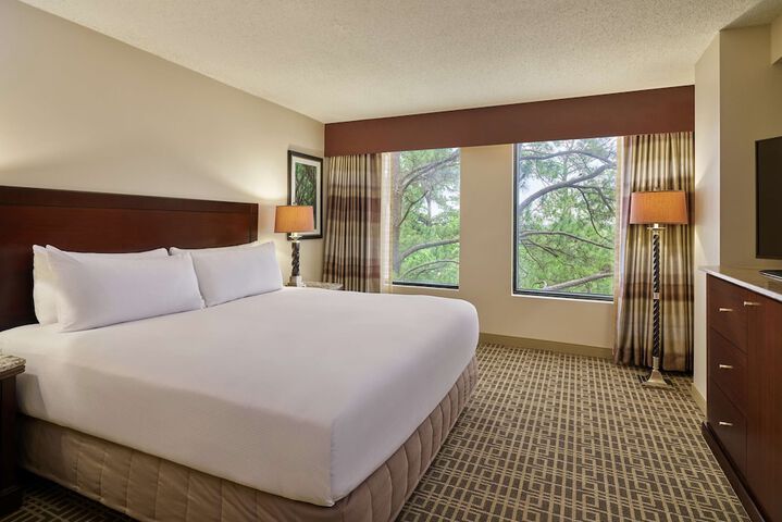Room 21 of 34