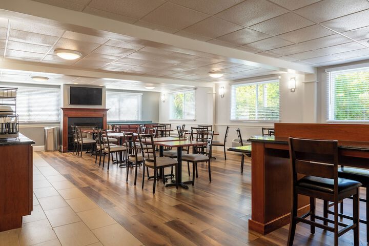 Best Western The Inn at Sharon / Foxboro