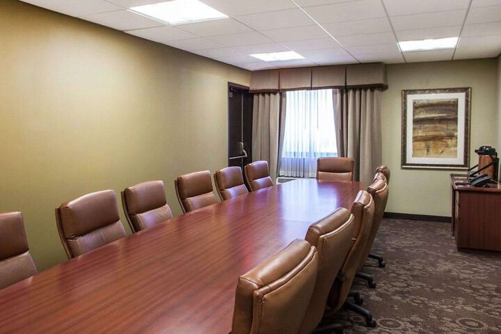 Quality Inn & Suites Peoria North