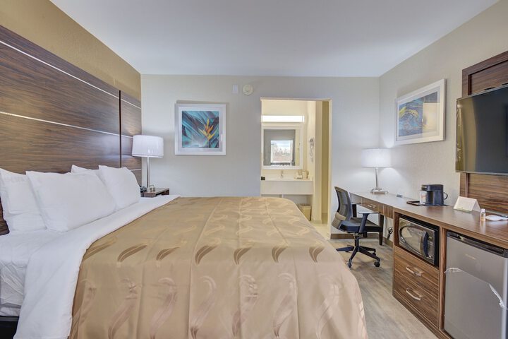 Room 18 of 48