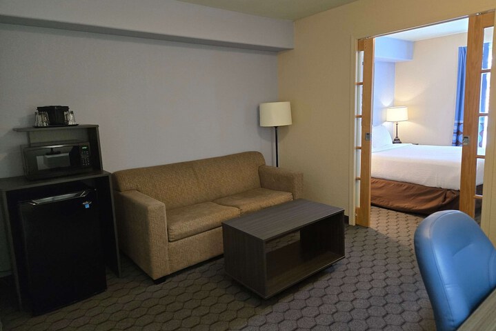 Room 33 of 67