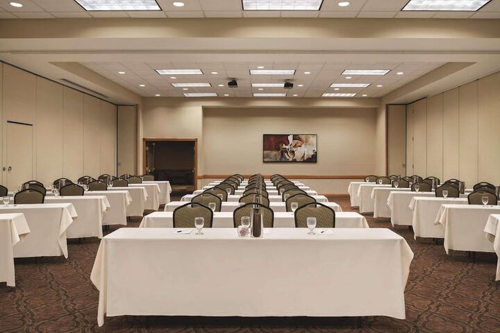 Country Inn & Suites by Radisson Mankato Hotel and Conference Center, MN