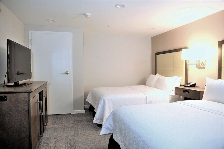 Room 22 of 38