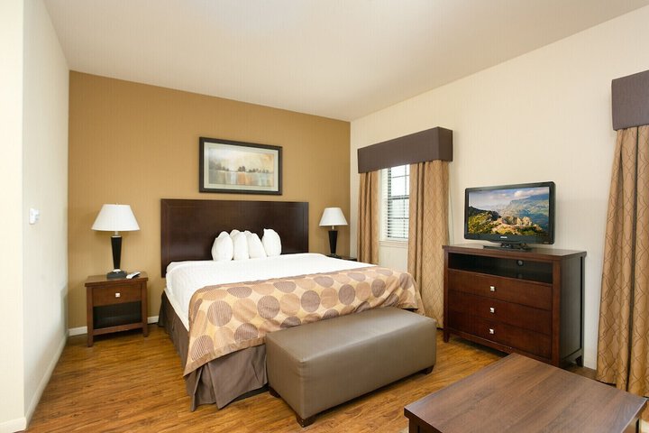 Room 8 of 18