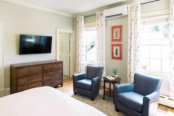 Room 151 of 176