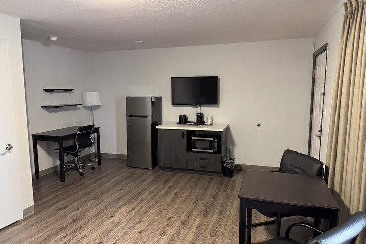 Studio 6 Suites Vancouver Wa - Waterfront