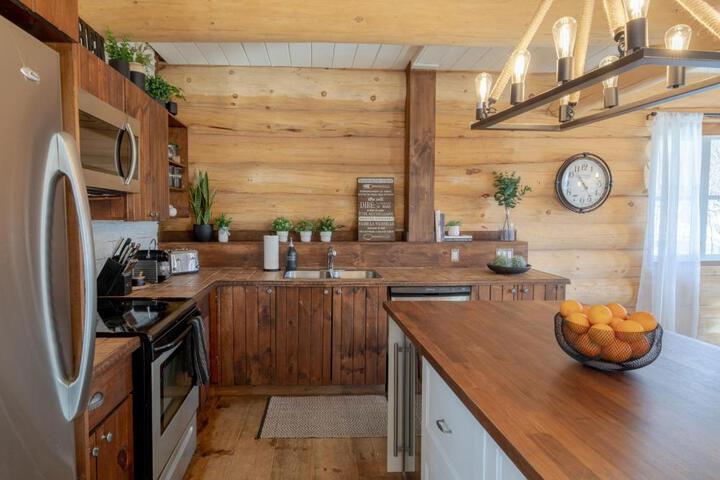 Breathtaking log house with HotTub - Winter paradise in Tremblant