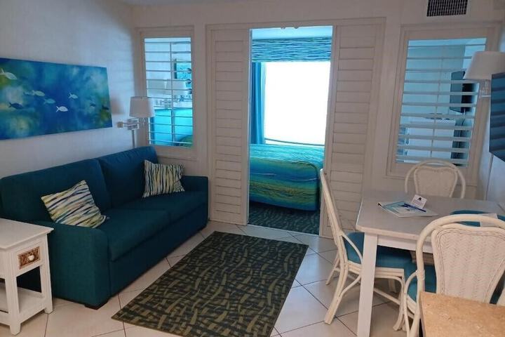 Room 12 of 18