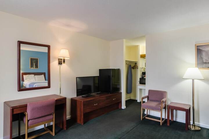 Room 25 of 40