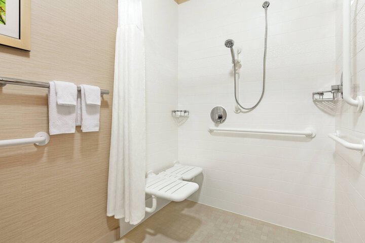 Room 15 of 25