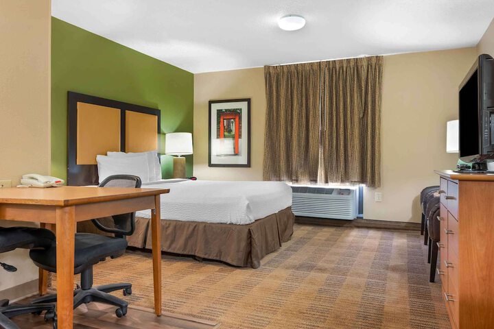 Room 16 of 32