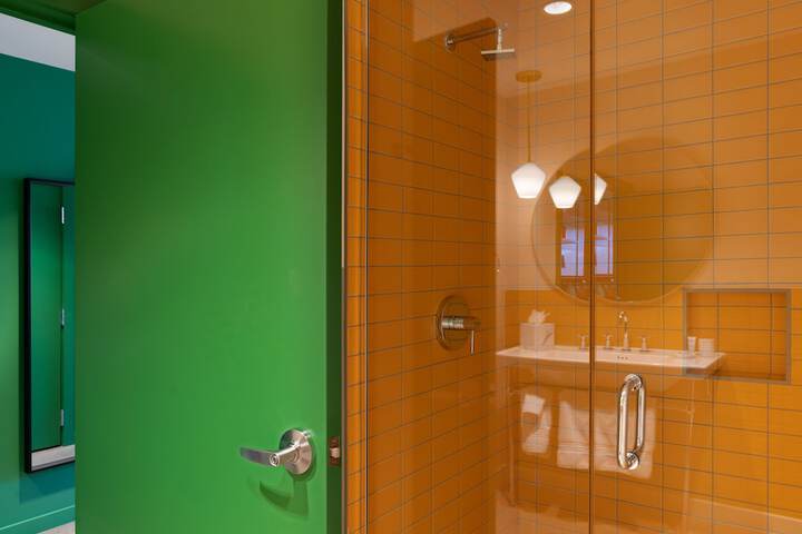 Room 28 of 56