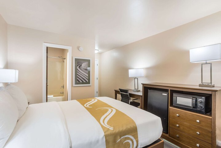 Room 28 of 40