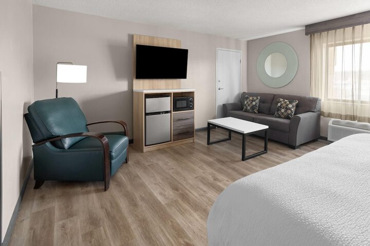 La Quinta Inn & Suites by Wyndham Mansfield OH