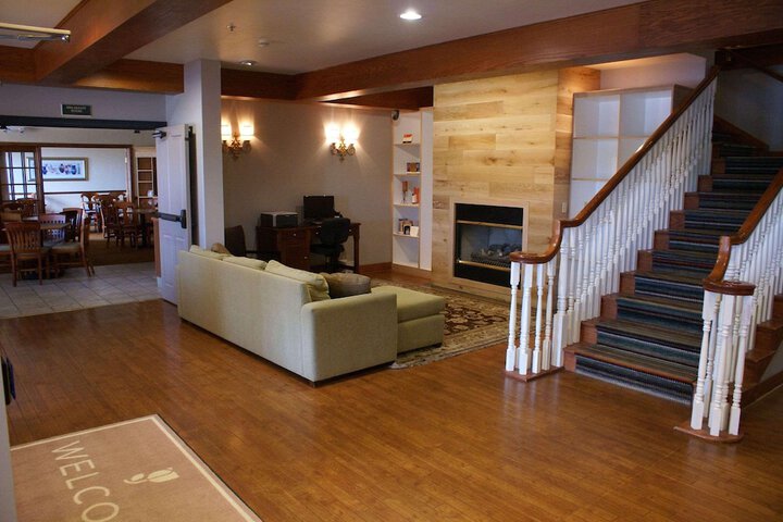 Country Inn & Suites by Radisson Lansing, MI