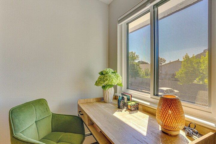 1 Mi to Dtwn: Condo w / Pool Access in Castle Rock