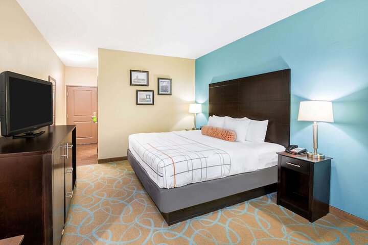 Room 33 of 61