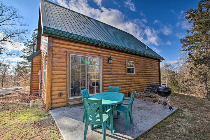 Close to Vineyards: Updated New Haven Retreat!