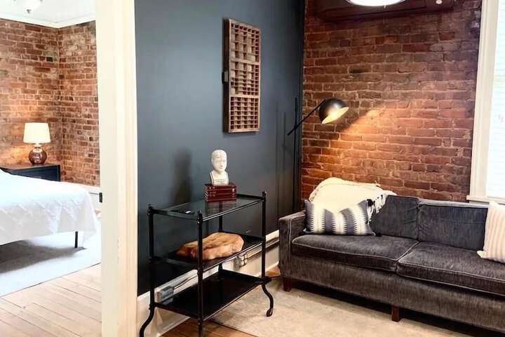 Room 9 of 29