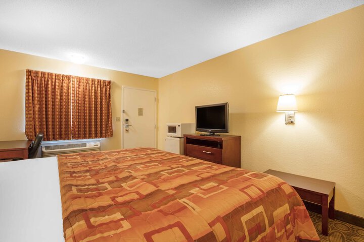 Room 21 of 36