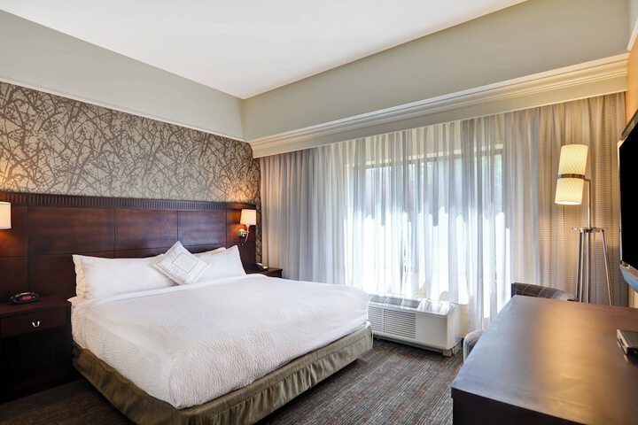 Room 15 of 30