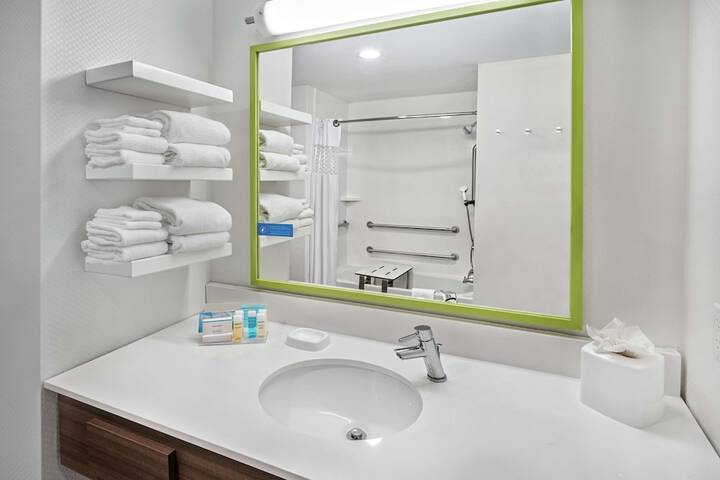 Hampton Inn & Suites by Hilton Portland Corpus Christi