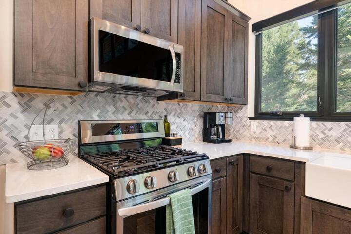 Granite Moose Hideaway Cabin