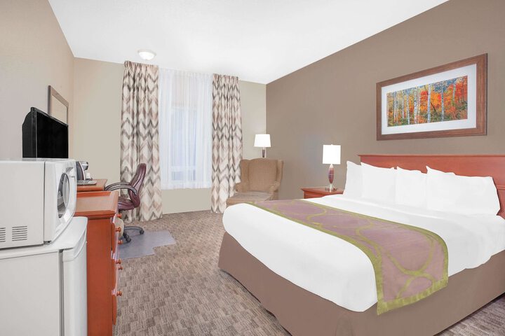 Room 8 of 17