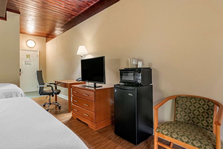 Room 15 of 18