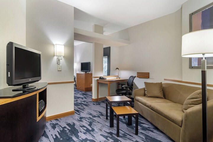 Room 15 of 28