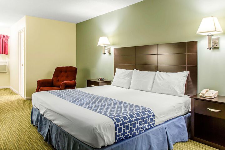Room 13 of 18