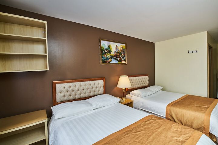 Room 35 of 54