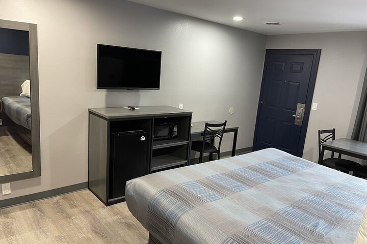 Room 13 of 40
