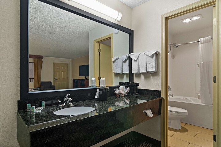 Room 14 of 39