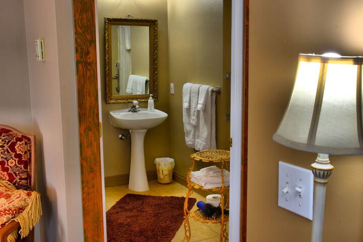 Room 44 of 107