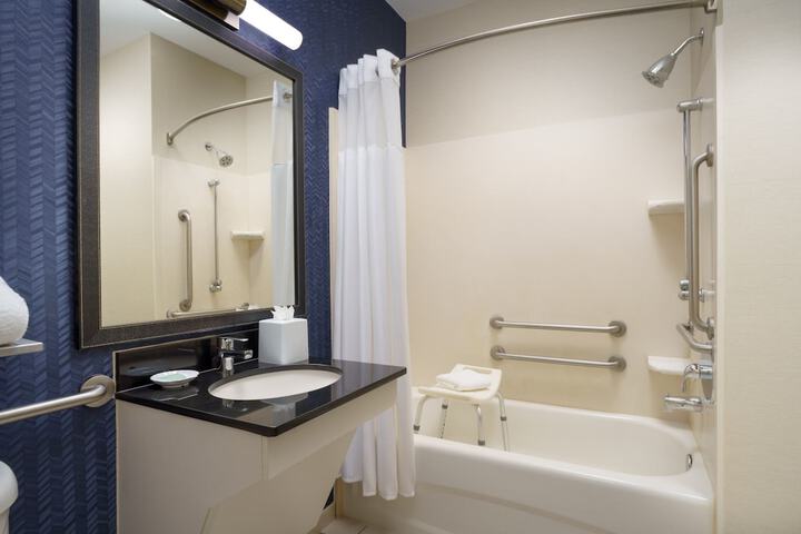 Room 11 of 25