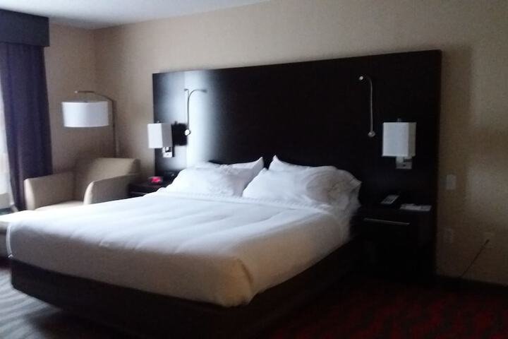 Room 14 of 99
