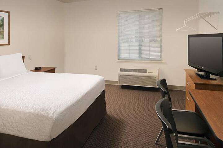 Room 12 of 27