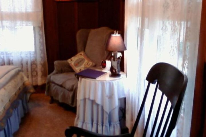 FAIRVIEW MANOR BED AND BREAKFAST