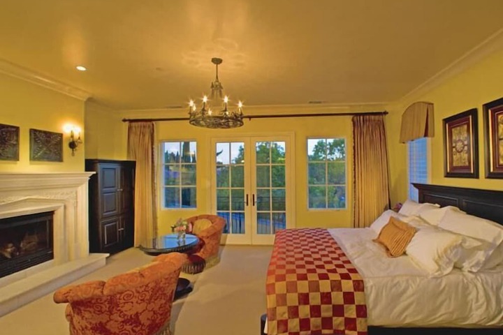 Room 14 of 34